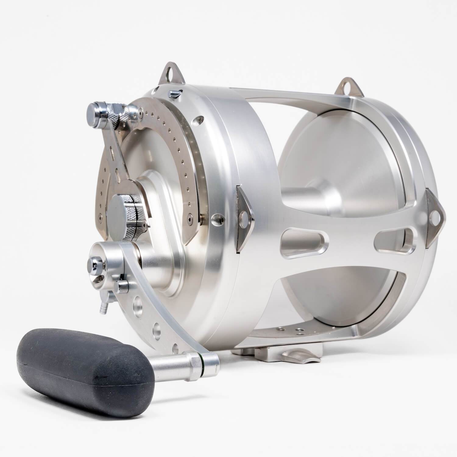 Avet T-RX 80W 2-Speed Lever Drag Big Game Reel Purple Avet T-RX 80W 2-Speed Lever Drag Big Game Reel Purple