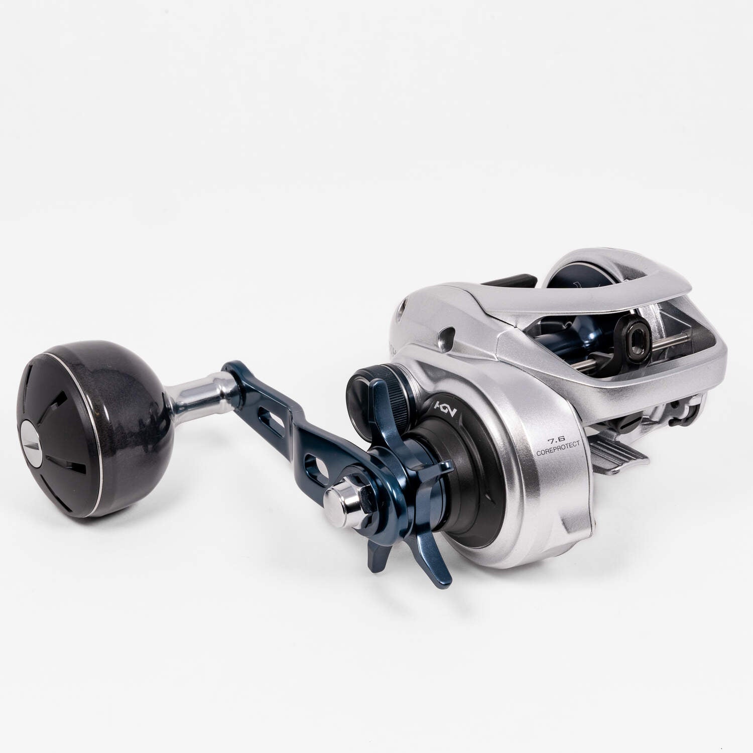 Shimano Tranx 300 and 400 Low Profile Baitcasting Reels – J&H Tackle Shimano Tranx 300 and 400 Low Profile Baitcasting Reels – J&H Tackle